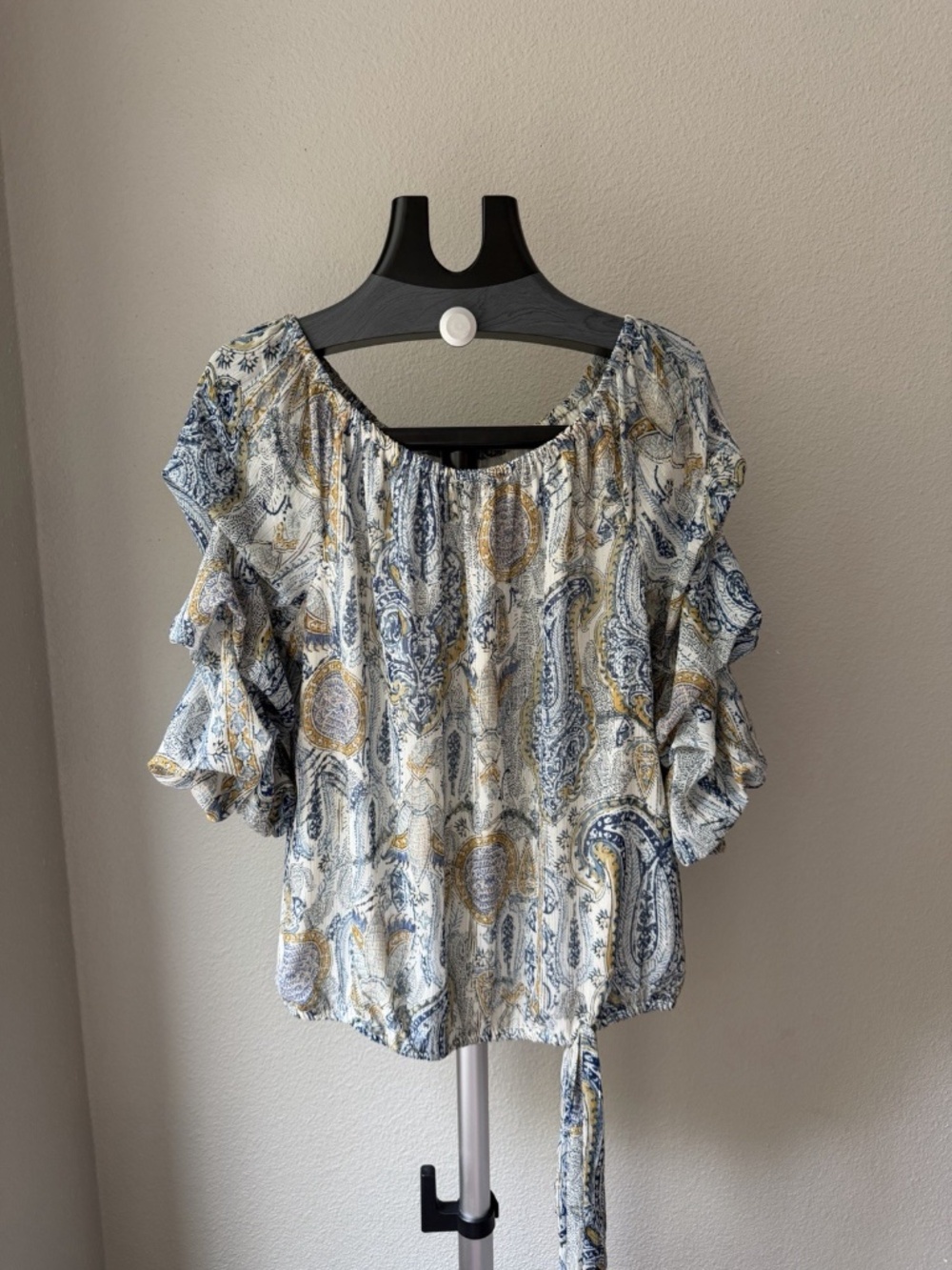 Vince Camuto Women's Blue/White Paisley Square Neck Flutter Sleeve Blouse M